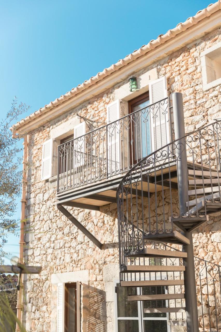 Home Hotel The Pink Pepper Tree Lloseta Exterior photo